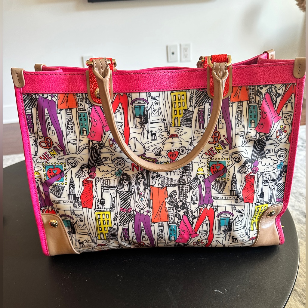Extremely Rare Limited Edition Henri Bendel Purse